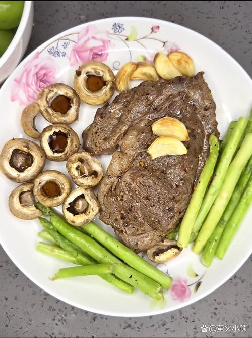 烧烤腌制牛排海盐黑胡椒实拍