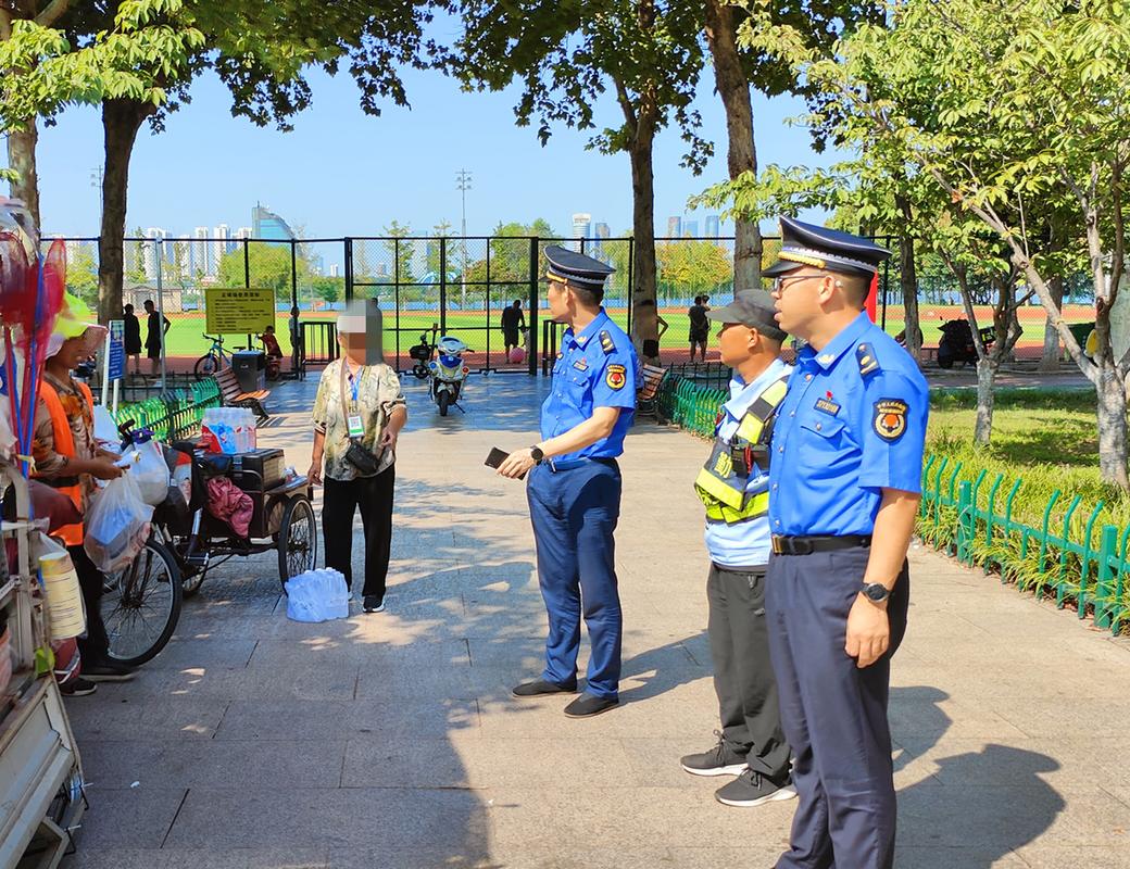 城市街头城管执法行政处罚场景