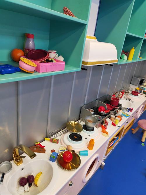 儿童餐具出厂碗筷碰撞测试现场图