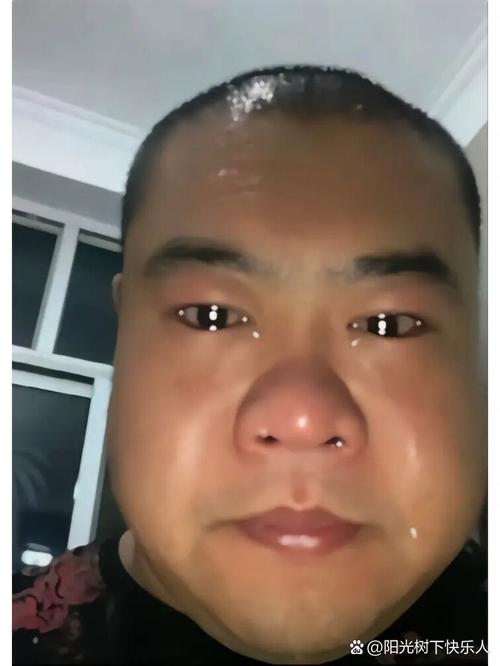 发现你哭得满头大汗