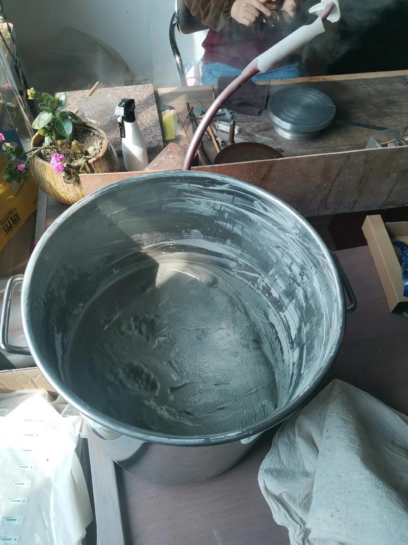 巷口那半缸阴干的泥