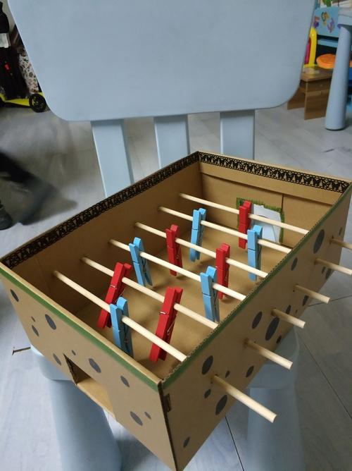 家用废旧物品做宝宝手眼协调训练玩具实拍