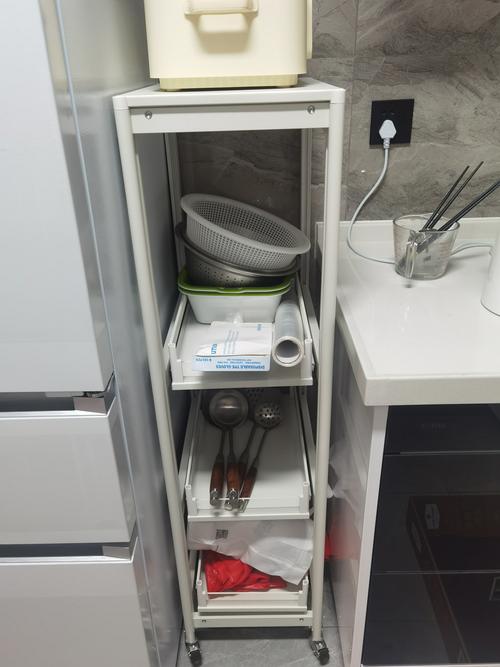 小户型厨房冰箱侧磁力刀架收纳图
