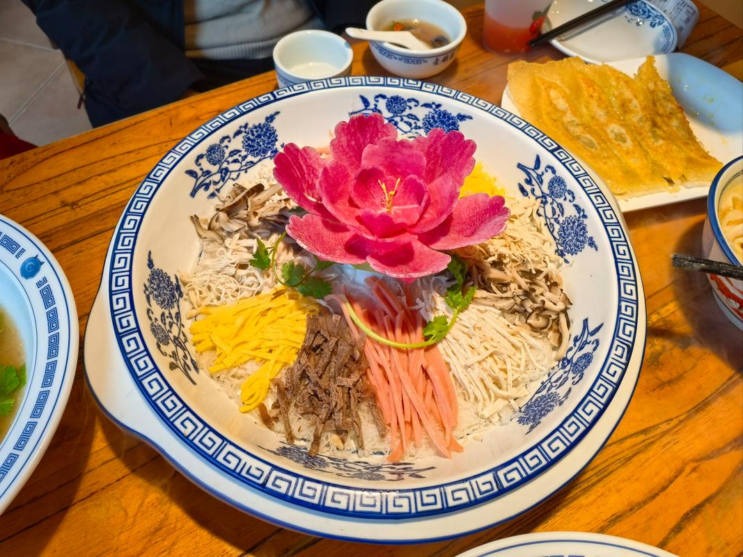 洛阳传统宴席牡丹燕菜成品造型