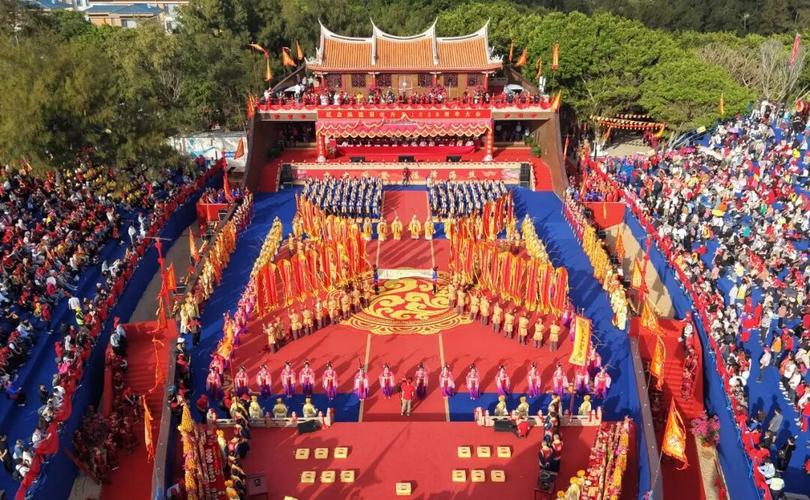 福建莆田湄洲妈祖祭典传统仪仗海边巡游