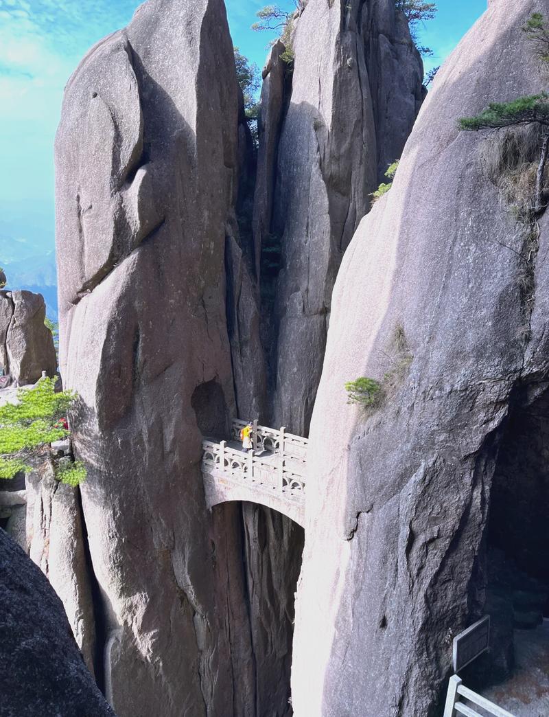 西海大峡谷废弃观景台云海