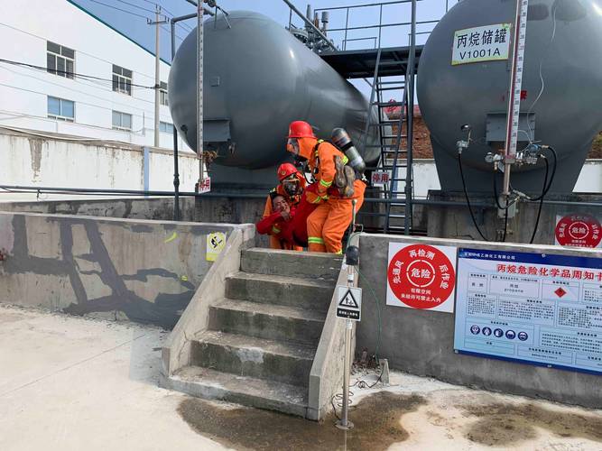 液压泄漏厂家出厂保压试漏作业现场