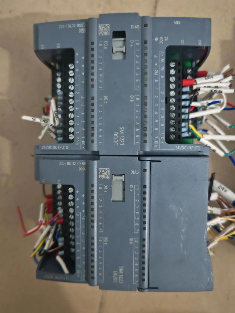 深度拆解可编程逻辑控制器（PLC）：S7-1200硬件设计的得与失