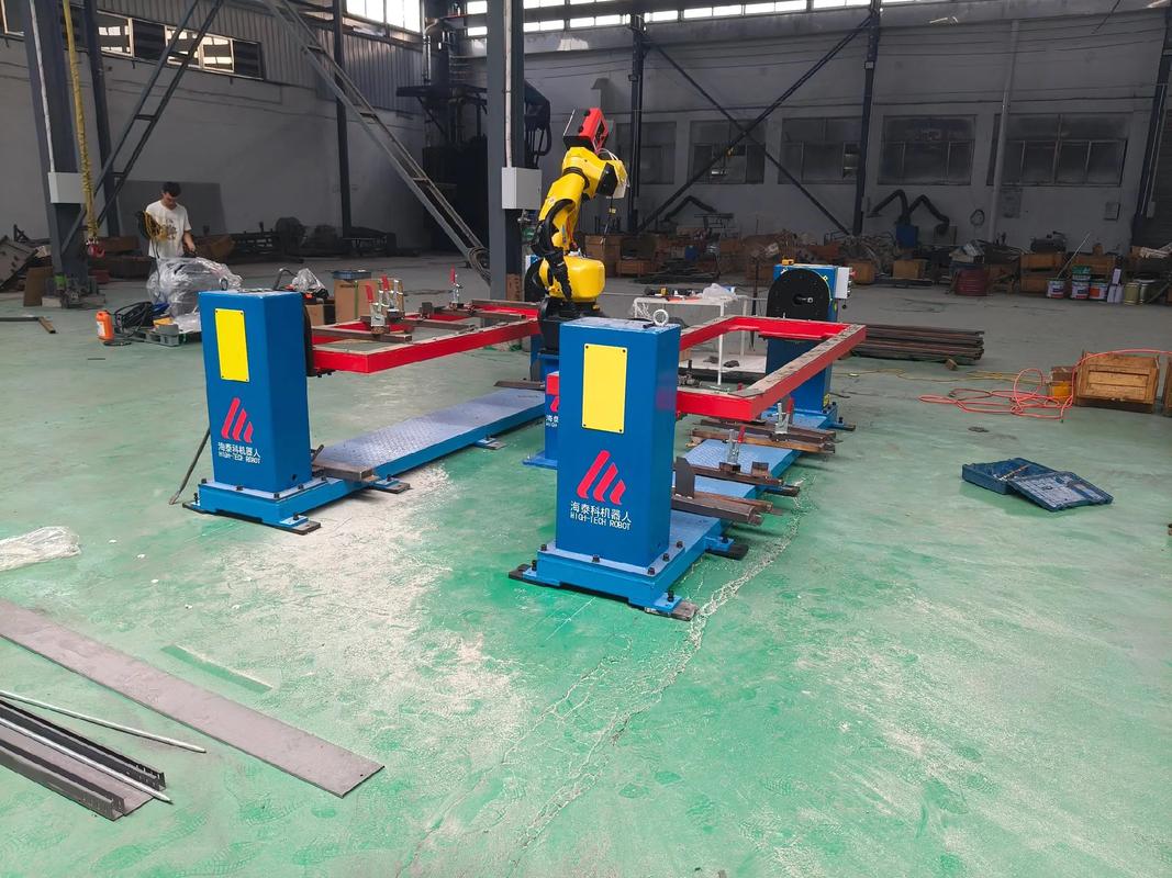 点焊机厂家售后工程师上门调试安装设备
