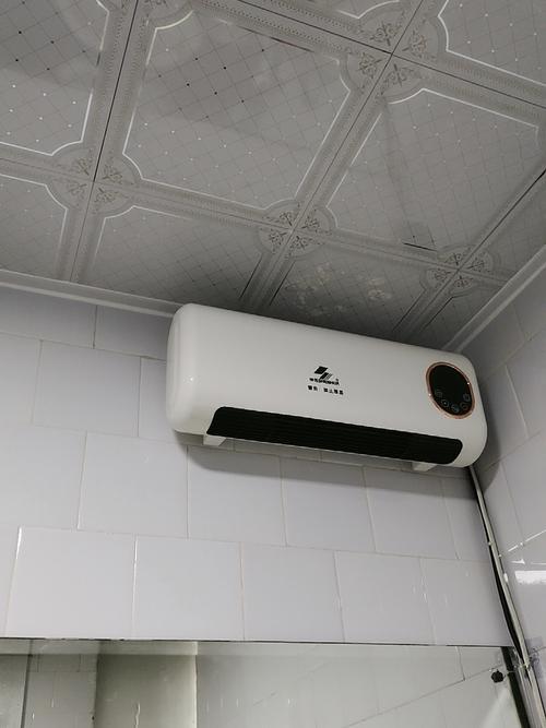 老式卫生间明装壁挂暖风机施工后实拍图