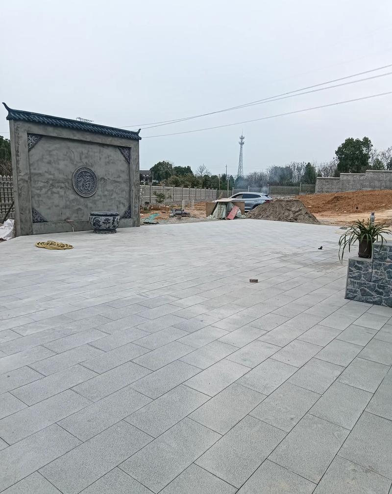 庭院青石板与板岩铺装实景对比图
