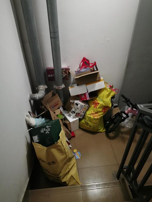楼道堆物消防隐患：你家门口堆的杂物，可能赔掉一整套房子-广州离婚律师