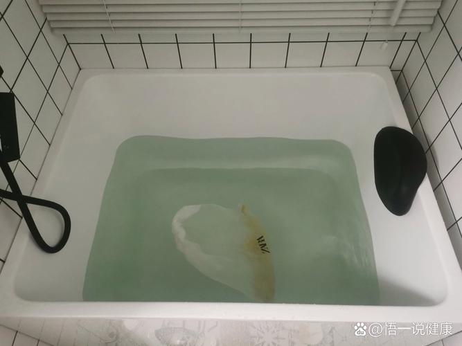 小户型卫生间柚子皮泡澡芳香场景
