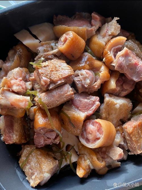 湖北南漳板桥守陵村农家腊猪蹄土菜