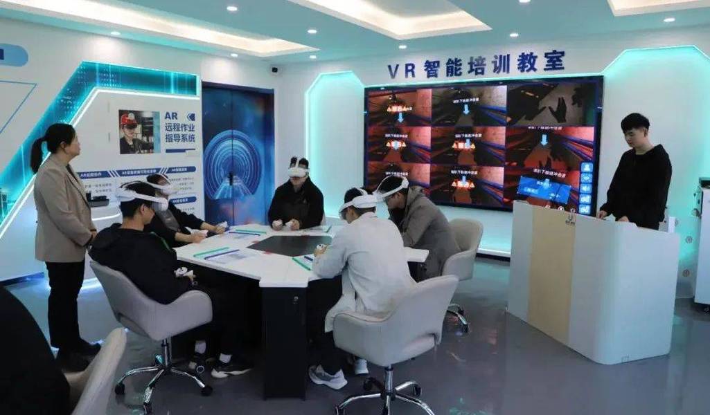 AR眼镜工业数字孪生培训实操场景