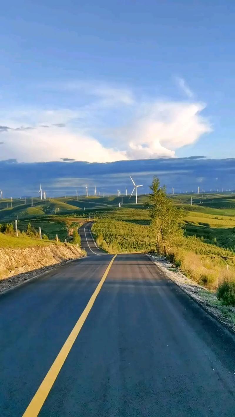 秋季张北草原天路骑行风景