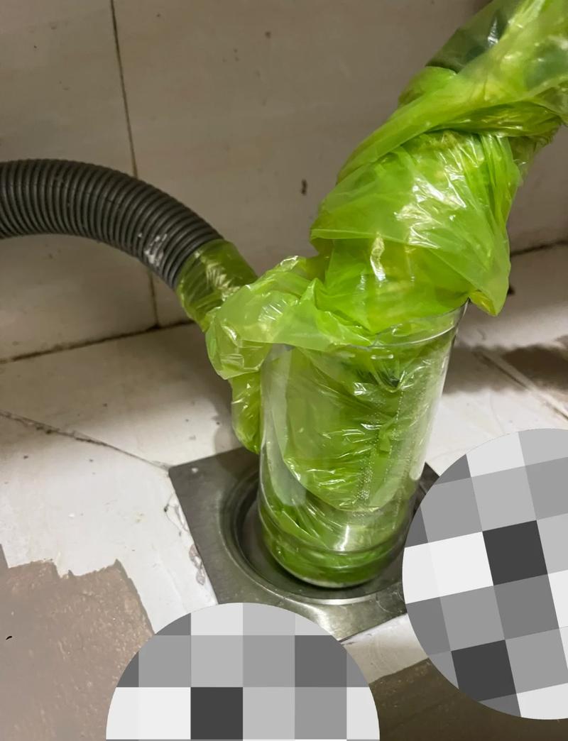 保鲜膜密封地漏口测返味源头操作实拍