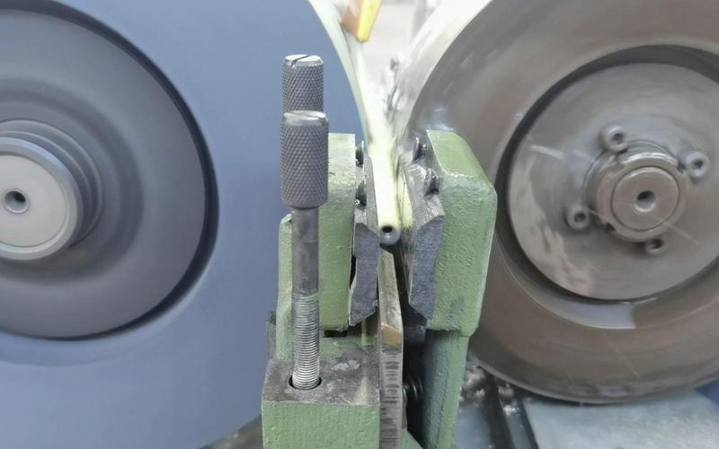 无心磨削加工现场工件飞出事故模拟