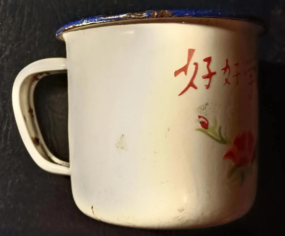 搪瓷杯与及第粥