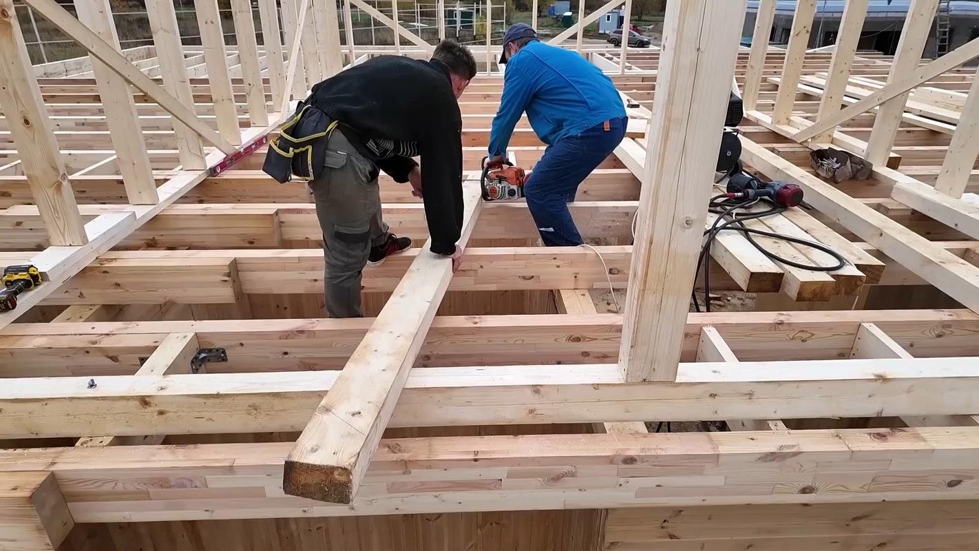 东南亚风格实木木作施工现场图