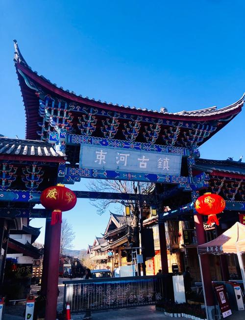 丽江束河古镇：茶马古道博物馆旁，有条通往瀑布的野路