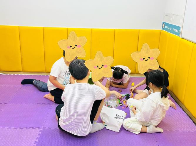特殊需求儿童早期社交互动训练场景