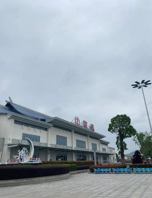 浙江温州雁荡山高铁站站前广场