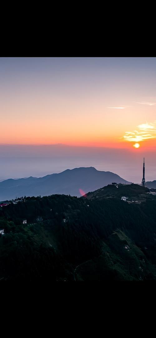 衡山祝融峰日出云海景观