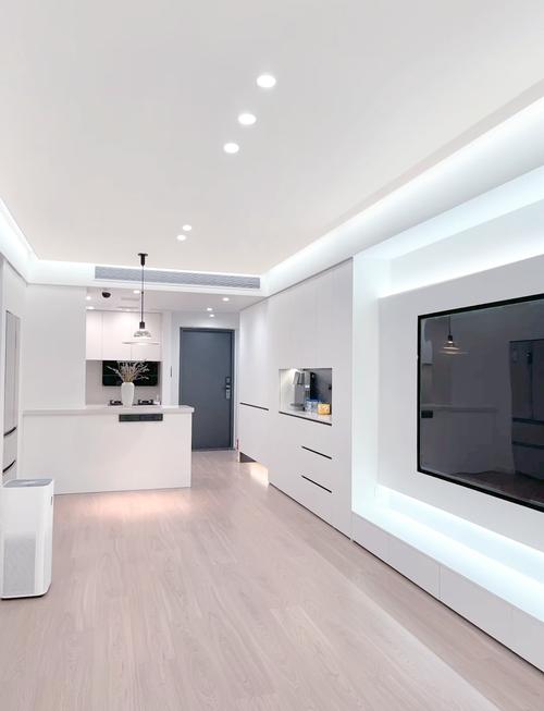 家装吊顶嵌入式筒灯安装实景图
