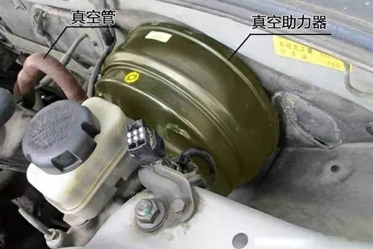 汽车真空助力器保压测试操作实拍