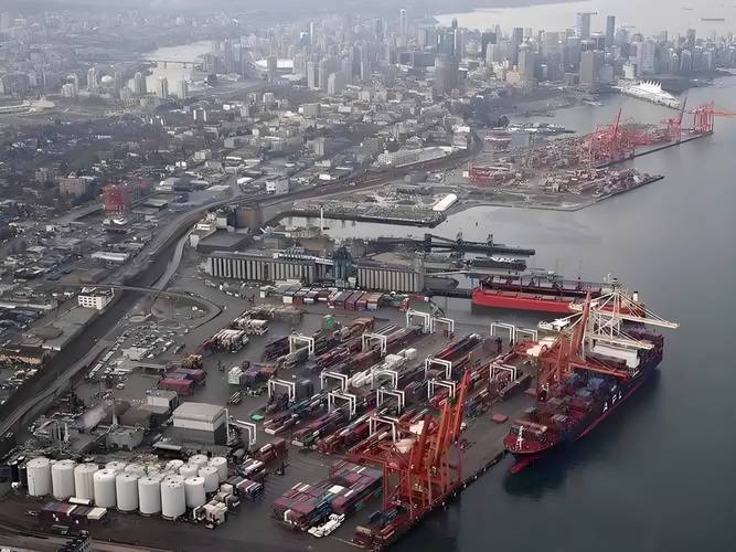 全球供应链中断港口拥堵航拍图