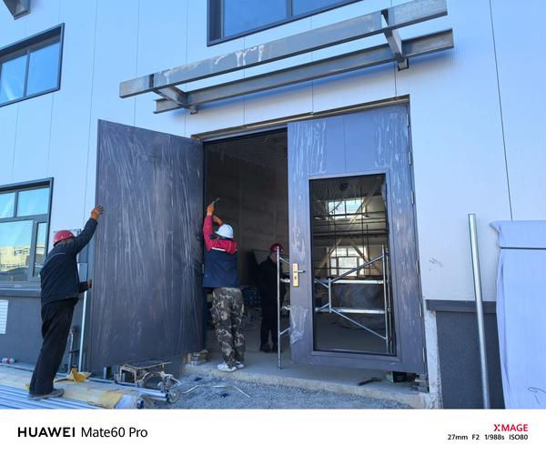 高层住宅入户甲级防火门安装现场