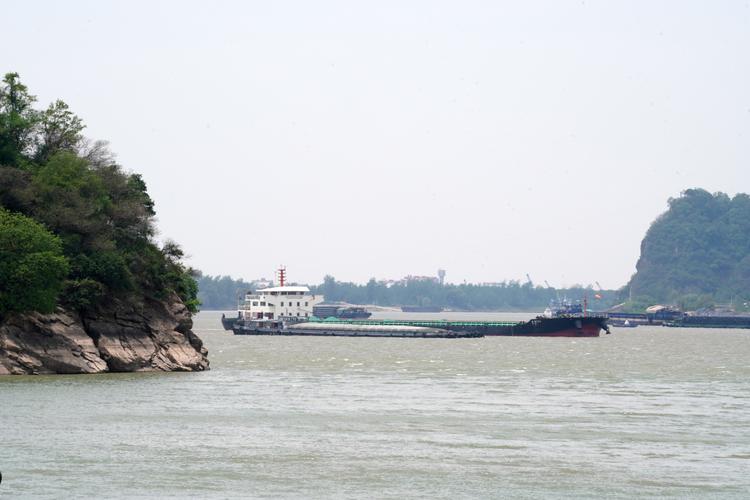 安徽芜湖天门山楚江回旋实景图
