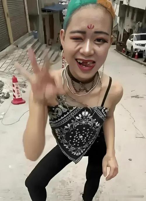 这些网红发型，谁做谁丑，求你躲远点