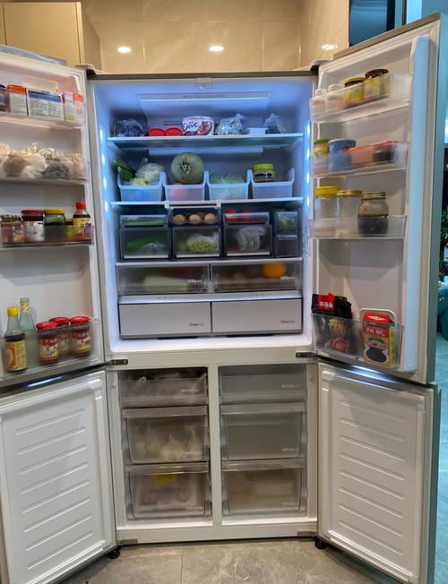 家用冰箱分装储存冷链冻品实景图