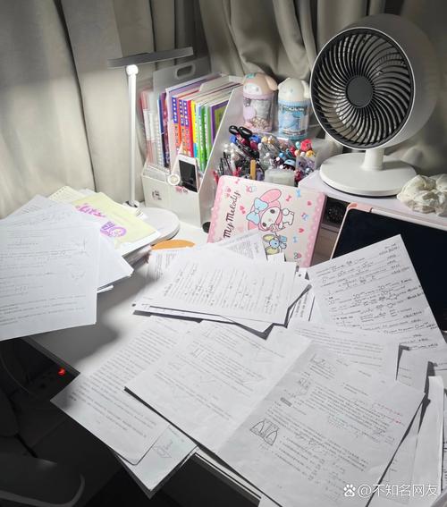 中学生摊在餐桌上的答完的政治试卷
