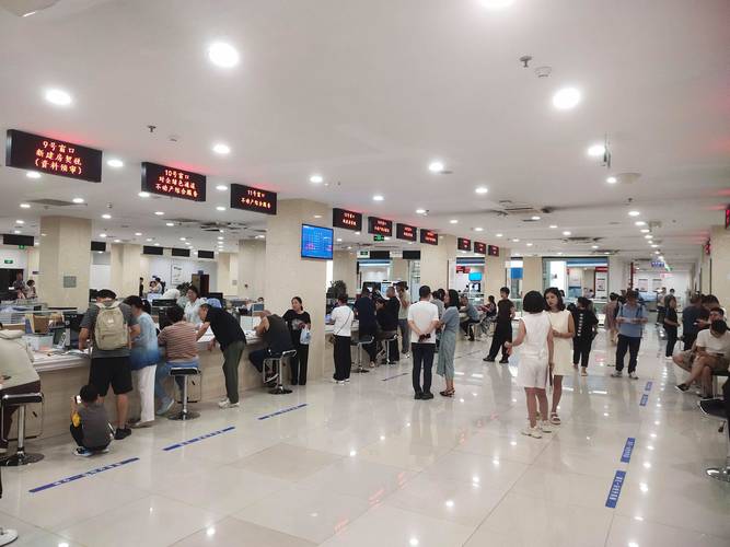 政务大厅继承业务取号排队现场