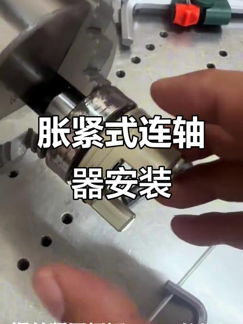 机床编码器连接轴处的软联轴器安装细节