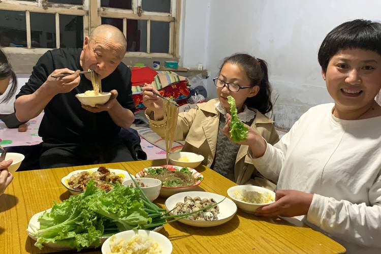 晚饭时聊起的小事