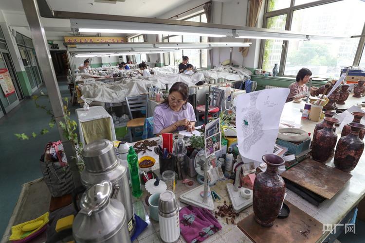 北京东直门胡同老景泰蓝匠人小院作坊