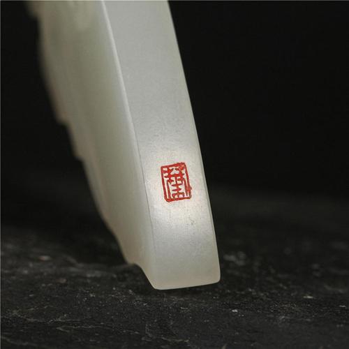 机雕仿大师落款玉雕细节