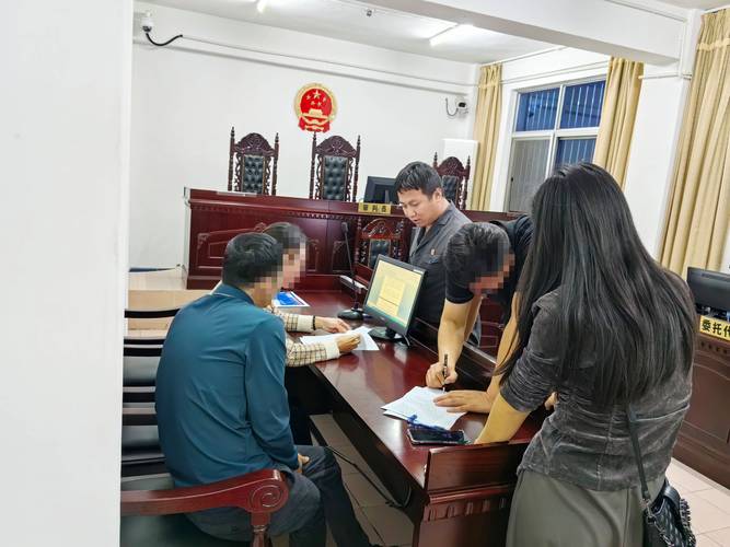 夫妻债务纠纷法律咨询现场