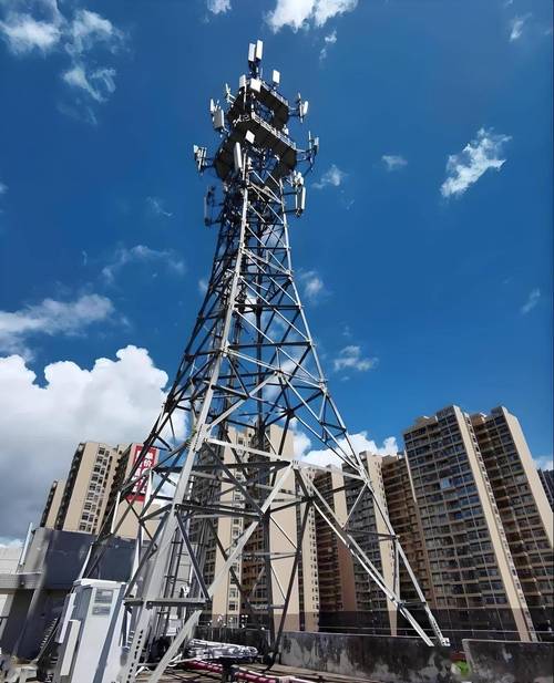 城市街头5G通信基站信号塔实拍