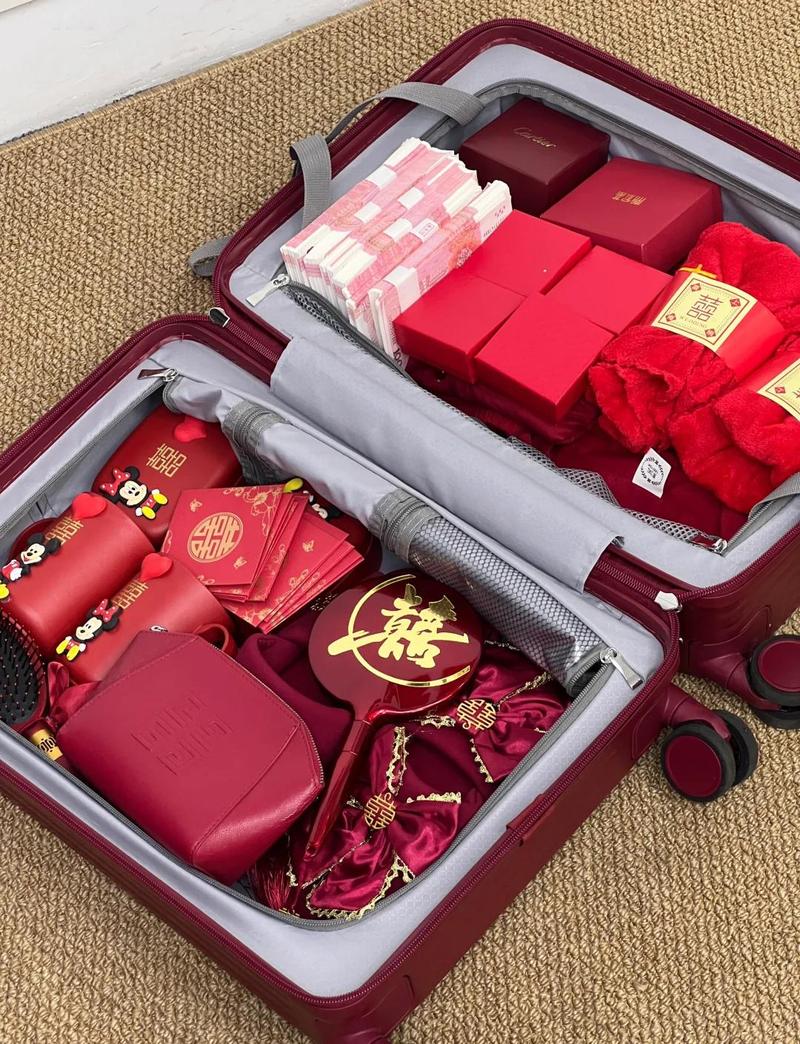 传统婚嫁红木箱陪嫁实物图