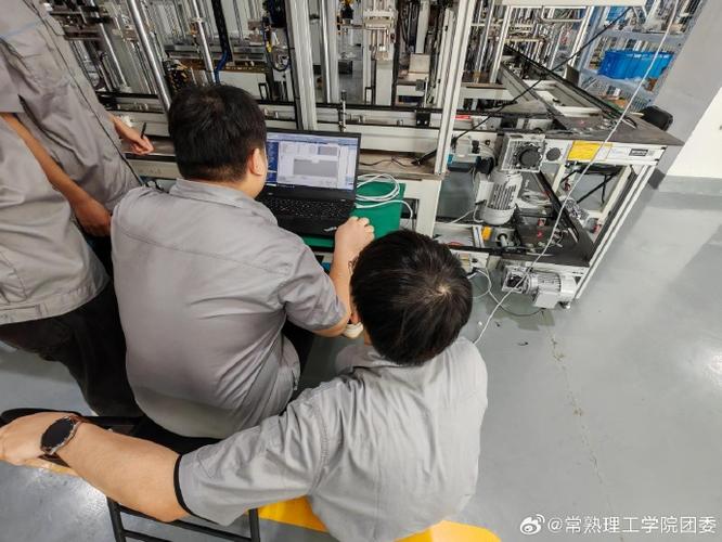 别把所有数据采集的活，都压在一线操作师傅身上