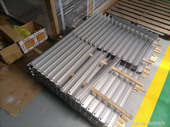 铝合金箱体内部喷涂流挂缺陷