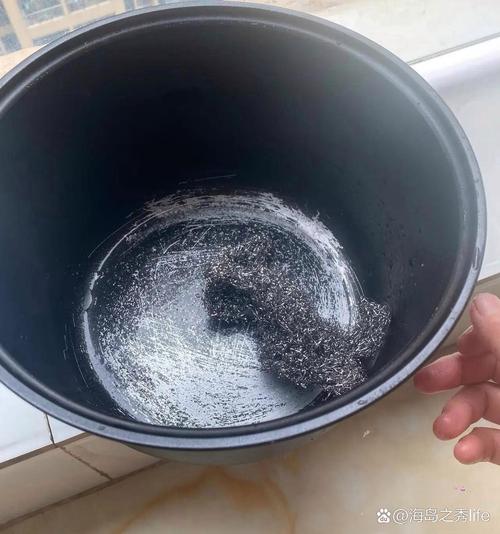 钢丝球刮花的电水壶内胆实拍