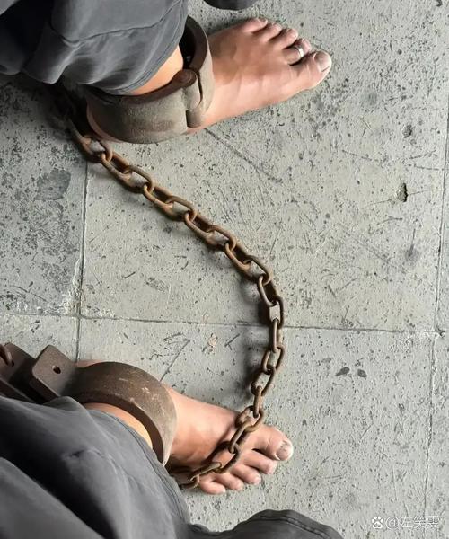 它不是焊死的铁疙瘩，是跟着人走的