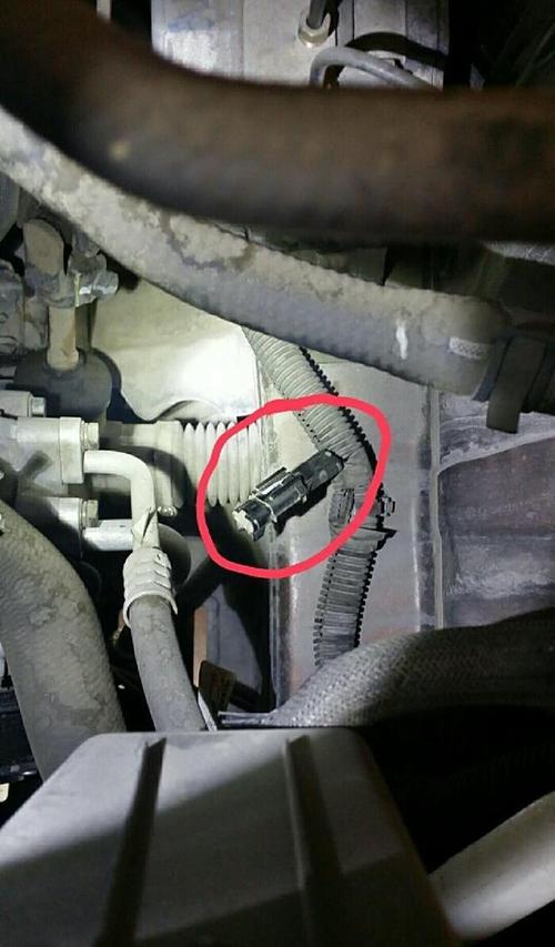 汽车进气流量传感器探头积碳实拍