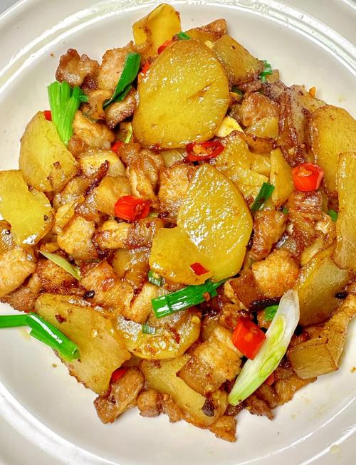 南漳农家饭干土豆片烧五花肉成品